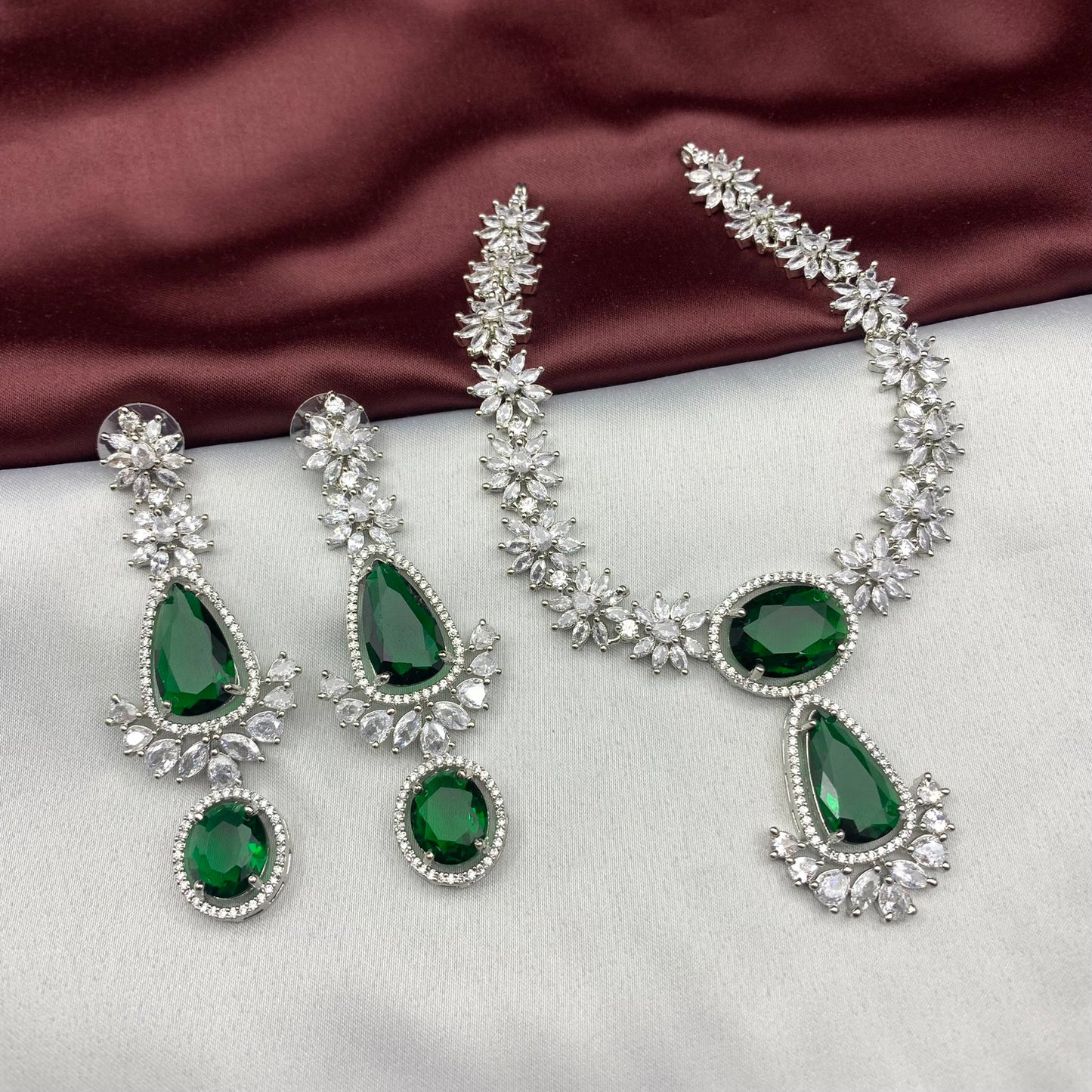 Quirky Fashions Emerald green choker necklace || Women Gifts || Bridal Gifts || Green Outfits || Indian Wedding || Designer Jewelry