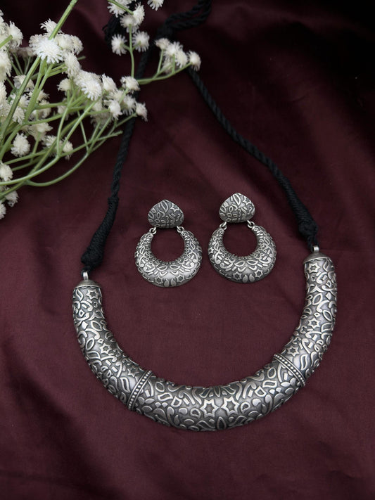 Quirky Fashions Floral Engraved Hansuli Necklace in German Silver Black Polish