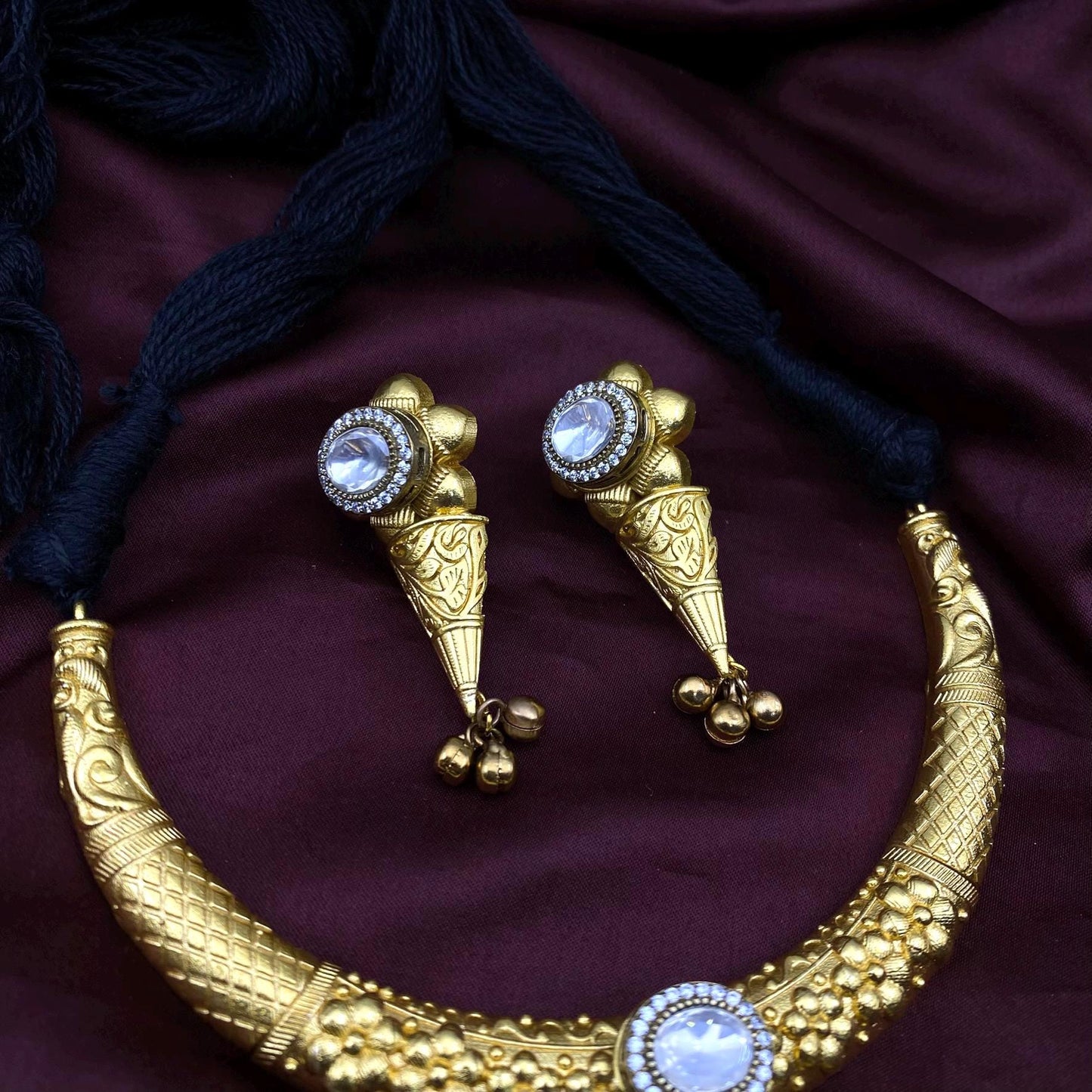 South Indian Temple Jewelry Hasli Necklace Set with Peacock Pendant & Earrings – Gold Tone Bridal Choker by Quirky Fashions