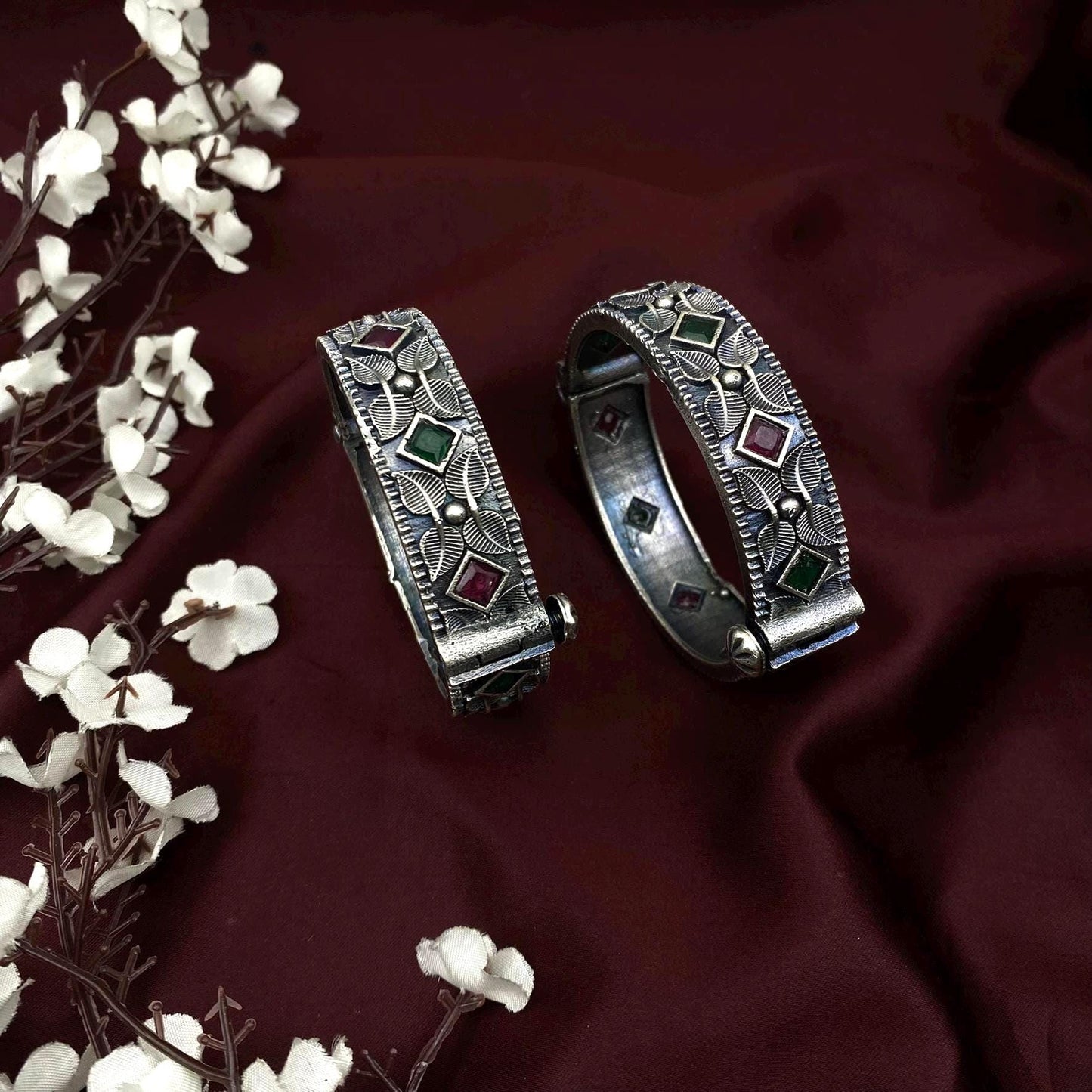 Quirky Fashions Oxidized Silver Bangles with Floral Carving – Traditional Pair in Red, Green, Blue, or Black Stone